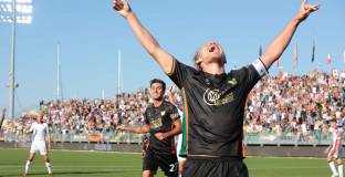 Венеция - Дженоа 2:0 