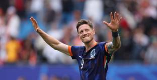 Нидерландия стигна до обрат срещу Полша (видео)