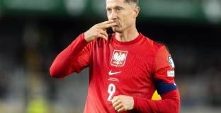 Гол на Лева помогна на Полша да победи Литва