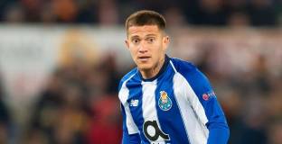 Милан е близо до халф на Порто