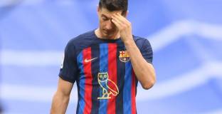 ВАР объркал крака на Лева при отменения гол?