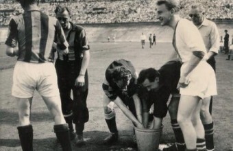 1953 година. Водни процедури в мача Аякс - Хераклес. 