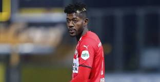  Челси и Ман Юнайтед се интересуват от Сангаре