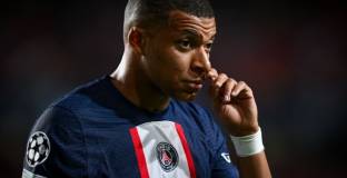 ПСЖ няма да коментира ситуацията с Мбапе