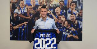 Перишич продължи договора си с Интер 