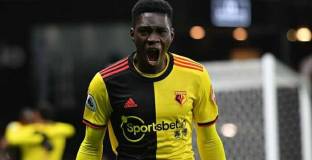 Нюкасъл хвърли око на Сар