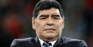 Марадона се подложи на операция