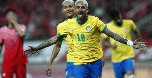 Бразилия вкара пет на Корея в контрола