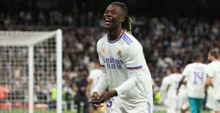 Реал Мадрид е близо до удължаване на договора с Камавинга