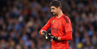 Куртоа играл с травма срещу Ман Сити