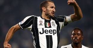 Ювентус удължава договорите с двама 