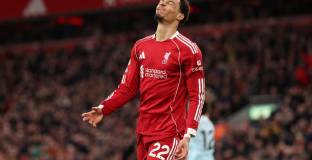 Ливърпул се препъна срещу предпоследния (видео)