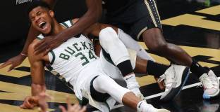 Адетокунбо се размина с тежка травма