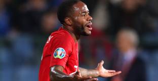 Стърлинг: Жалко, че България е представена от такива идиоти