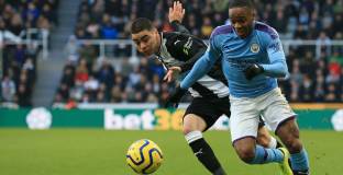 Ман Сити се справи с Нюкасъл и отива на полуфинал