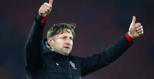 Хазенхутъл: Лудост е, че Саутхемптън е първи