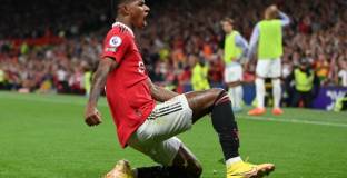 Рашфорд и Мартинес се завърнаха към тренировки 