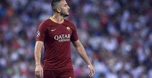 Арсенал се свърза с агента на Манолас