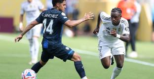 Реал Мадрид се справи с Пачука, играейки с човек по-малко