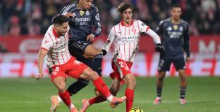 Реал Мадрид се препъна срещу Хирона 