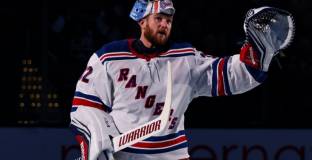 НЙ Рейнджърс продължи с 39-годишен вратар 