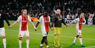 Аякс взе дербито срещу ПСВ