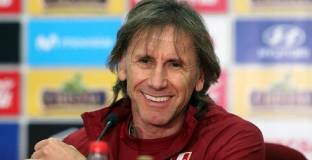 Гарека остава начело на националния на Перу 