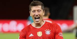 Левандовски: Договорът ми е до 2023 г. 