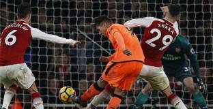 Арсенал и Ливърпул поделиха 6 гола (видео)