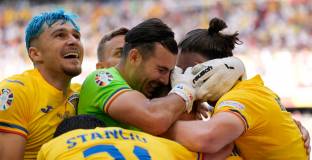 Румъния разби Украйна в първи мач от група 