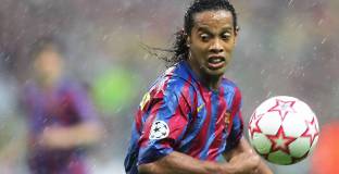 Роналдиньо: Приятно е да чувам, че съм променил историята на Барса