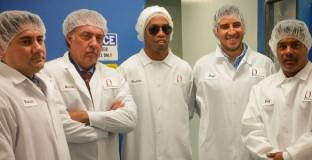 Приеха майката на Роналдиньо в интензивното