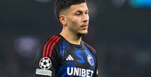 Челси засилва интереса си към 