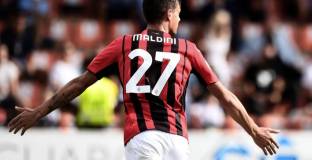 Милан с победа над Специя и гол за Даниеле Малдини (видео)