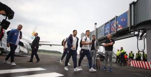 Националният на Сърбия пристигна в Русия 