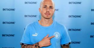 Сити си върна Анхелиньо