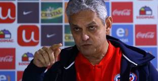Треньорът на Чили коментира закъснението