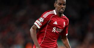 Рууни:  Не бих пуснал Исак на терена