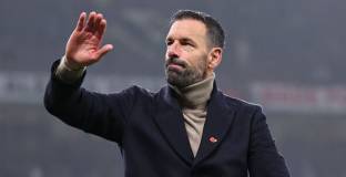 Ван Нистелрой е близо до назначаване в Лестър