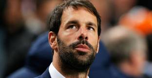 Нистелрой влезе в щаба на Куман