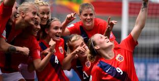    Треньорът на норвежките подаде оставка 