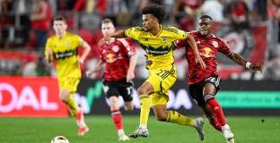 Кълъмбъс отстъпи на НЙ Ред Булс в плейофите на МЛС