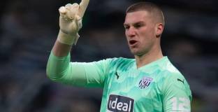 Ван дер Сар реагира на повиквателната на Джонстън 