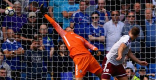 Челси рухна срещу Бърнли