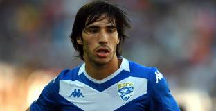 Барселона предложила за Тонали 65 млн. и още двама