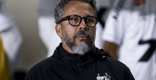 Сантош уволни старши-треньора