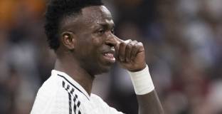 Саудитите не са предлагали 1 млрд. на Винисиус 