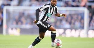 Ал - Ахли обяви за трансфера на Сент-Максимен