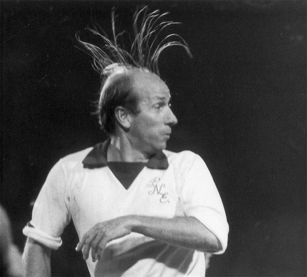 Прическата на Сър Боби може да предизвика шок дори в Ел Шаарави. 