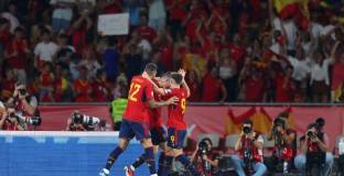 Испания пречупи Шотландия, Турция изненада Хърватия 